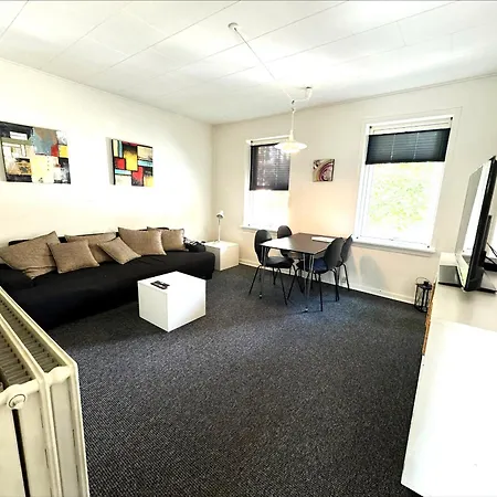 144 Nygardsvej First Floor Right Id 160 Esbjerg